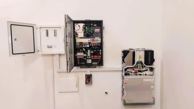 Solar Battery 4